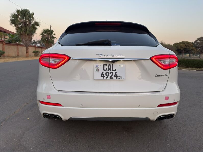 
								2017 Maserati Levante (Ghibli Spec) full									