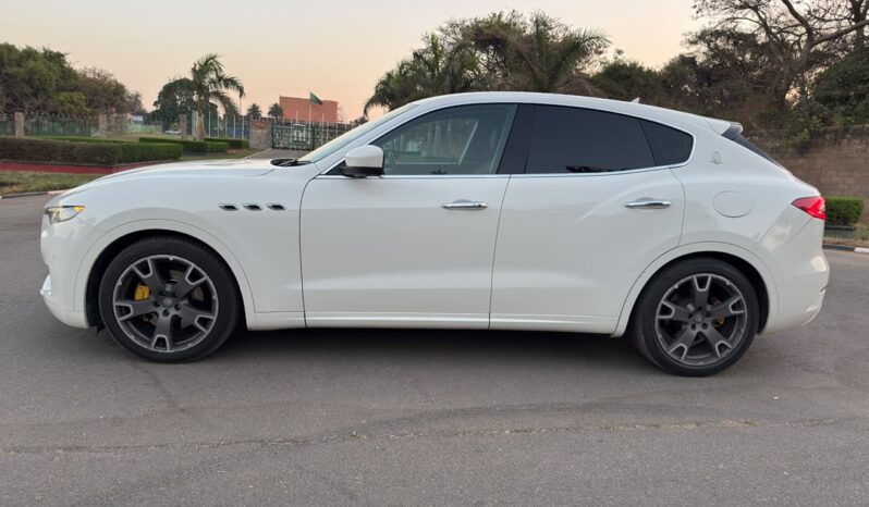 
								2017 Maserati Levante (Ghibli Spec) full									