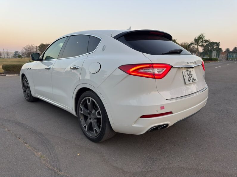 
								2017 Maserati Levante (Ghibli Spec) full									