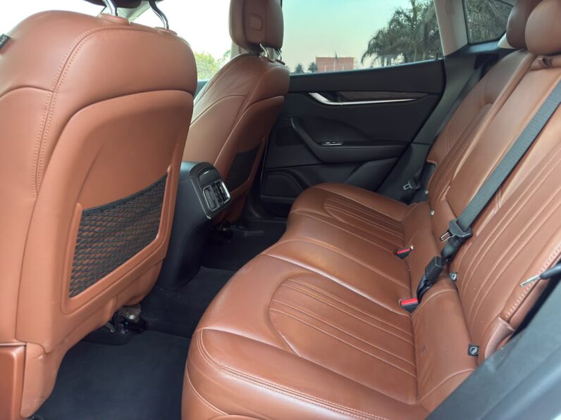 
								2017 Maserati Levante (Ghibli Spec) full									