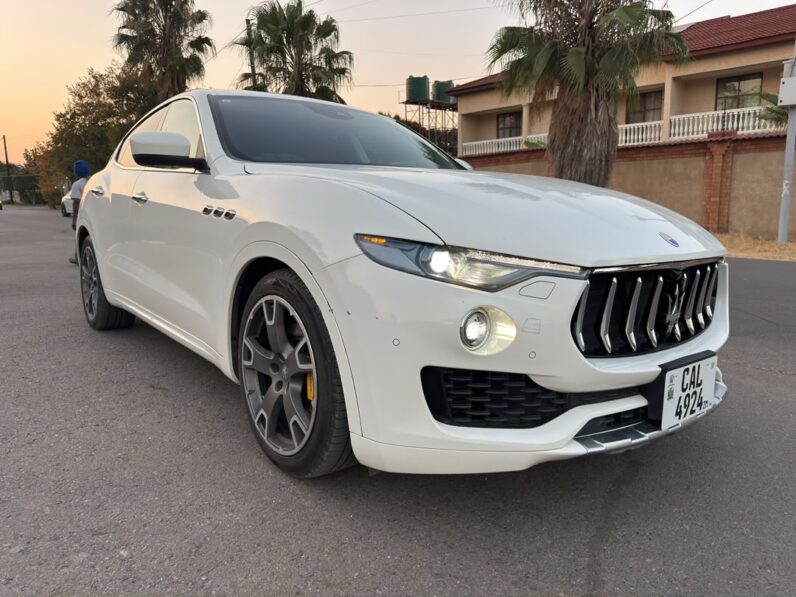 
								2017 Maserati Levante (Ghibli Spec) full									