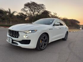 2017 Maserati Levante (Ghibli Spec)
