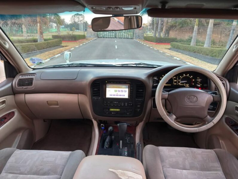 
								2002 Toyota Land Cruiser full									