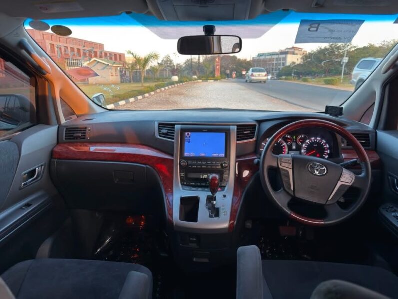 
								2010 Toyota Alphard full									