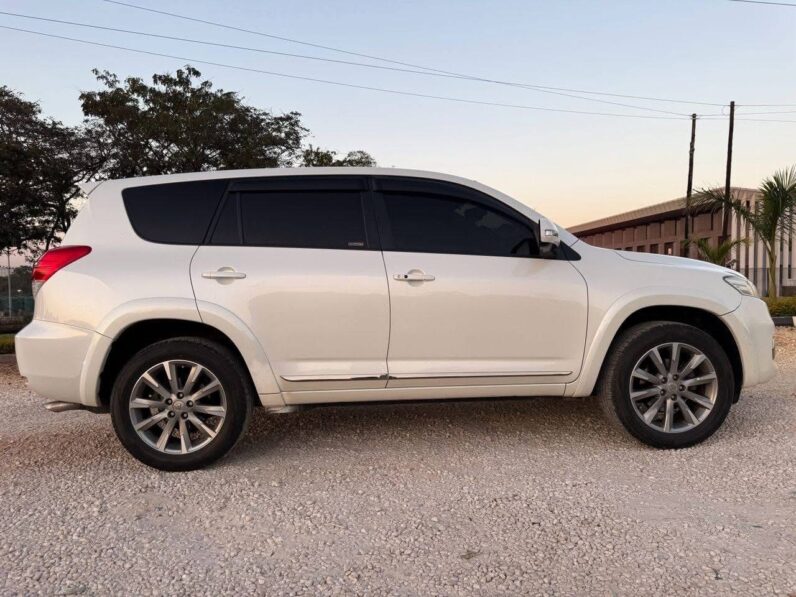 
								2010 Toyota Vanguard full									