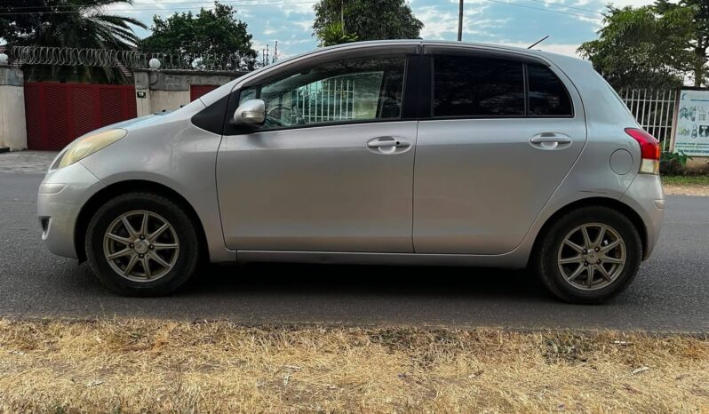 
								2009 Toyota Vitz full									
