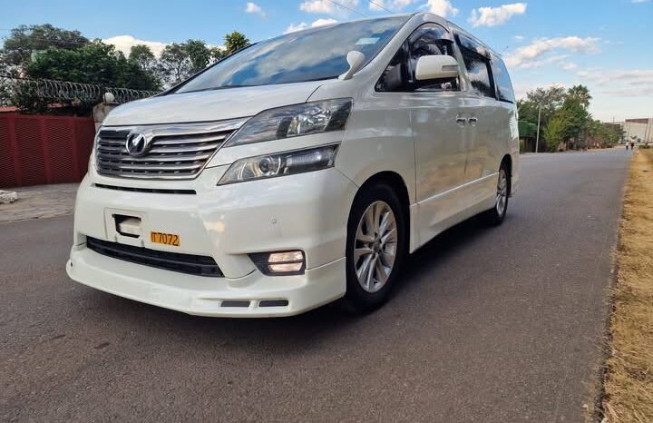 
								2010 Toyota Vellfire full									