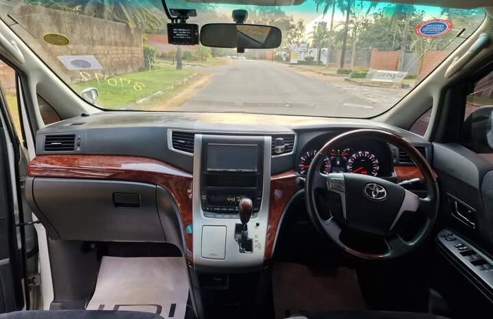 
								2010 Toyota Vellfire full									