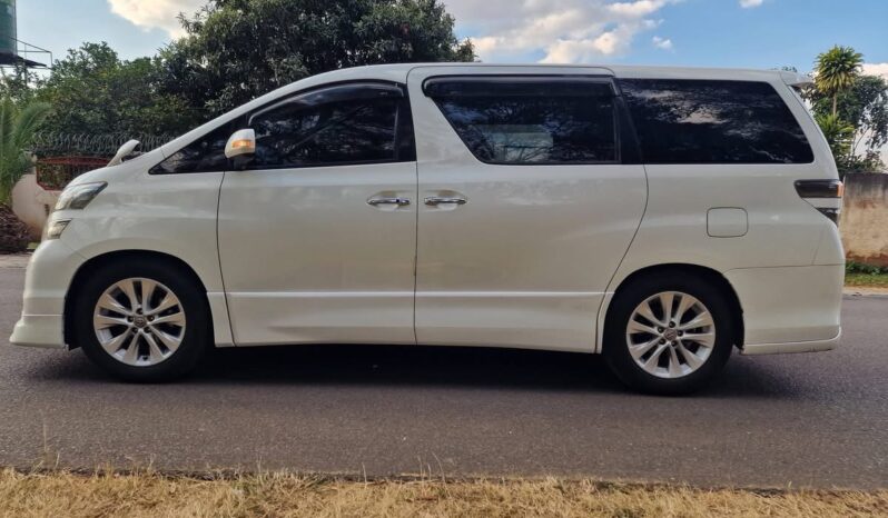 
								2010 Toyota Vellfire full									