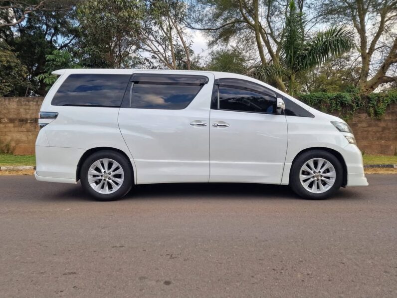 
								2010 Toyota Vellfire full									