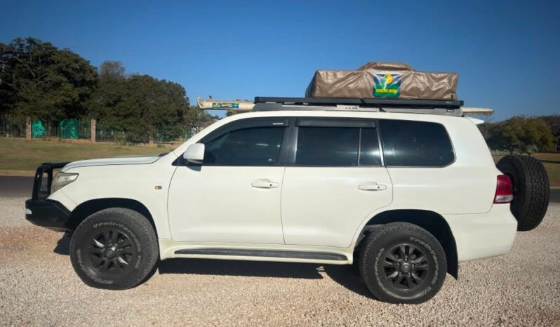
								2016 Toyota Landcruiser full									