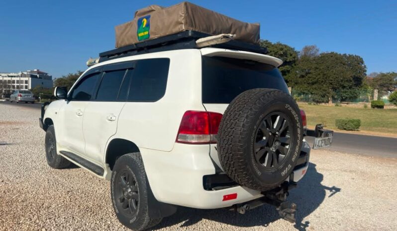 
								2016 Toyota Landcruiser full									
