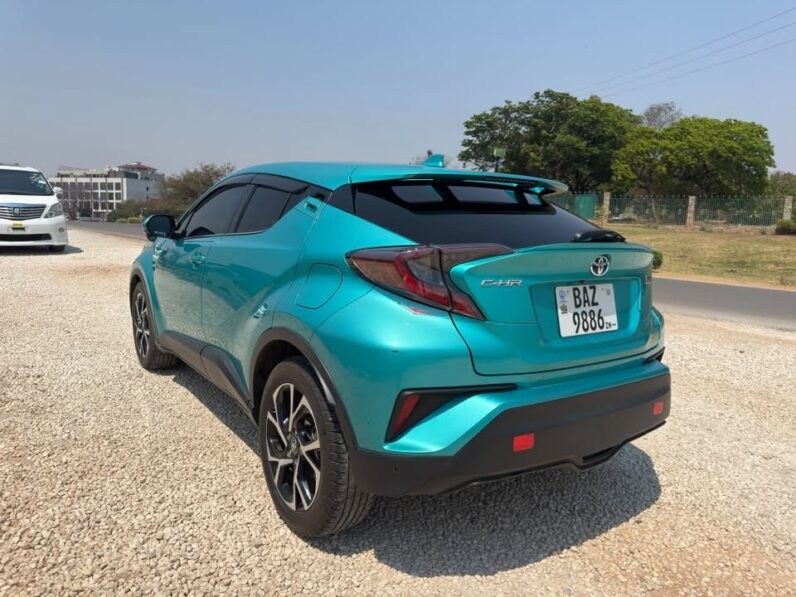 
								2017 Toyota CH-R full									