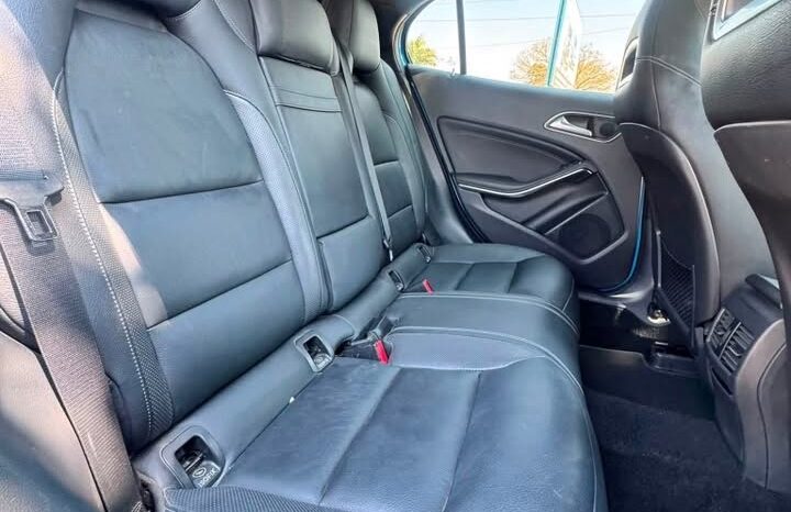 
								2015 MERCEDES-BENZ GLA180 full									