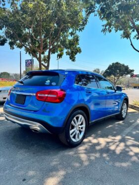 2015 MERCEDES-BENZ GLA180