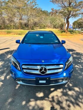 2015 MERCEDES-BENZ GLA180