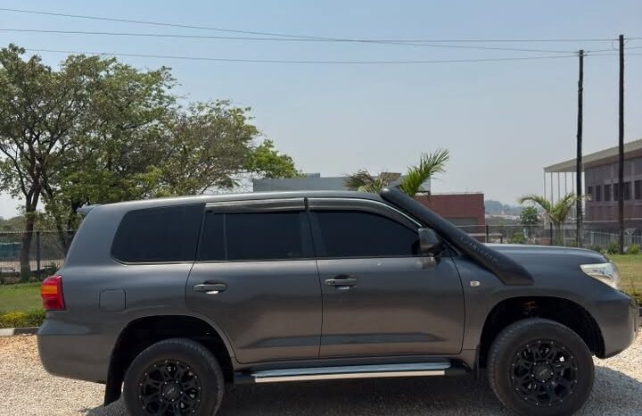 
								2008 Land Cruiser LC200 full									
