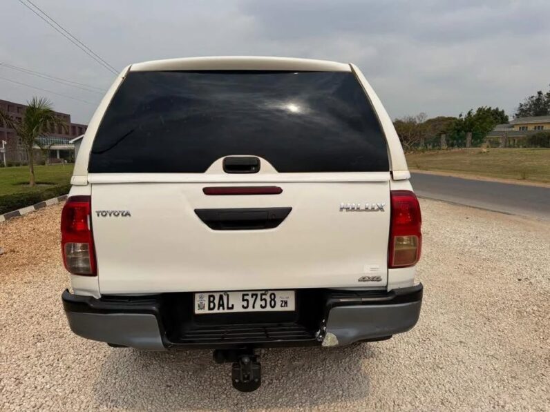 
								2019 Toyota Hilux full									