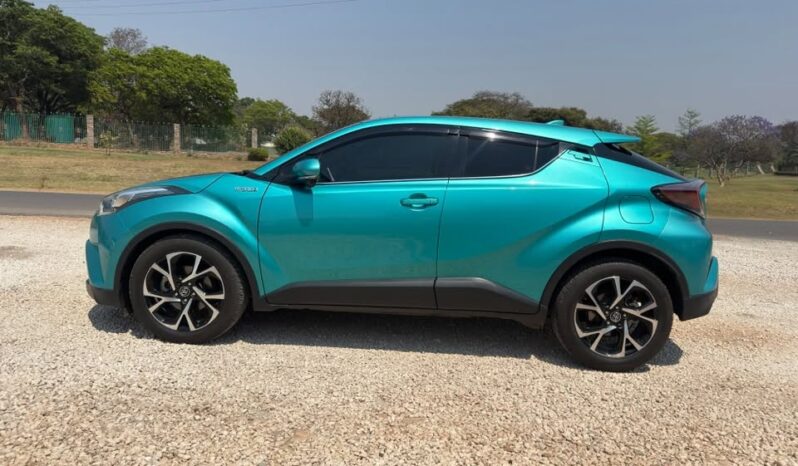
								2017 Toyota CH-R full									