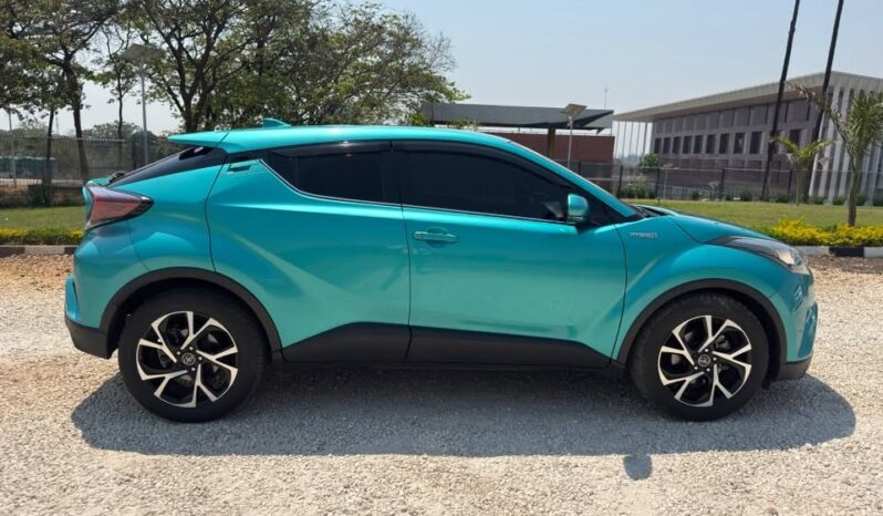
								2017 Toyota CH-R full									
