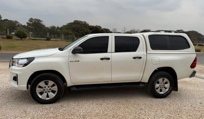 
								2019 Toyota Hilux full									