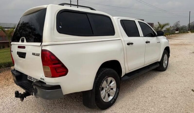 
								2019 Toyota Hilux full									