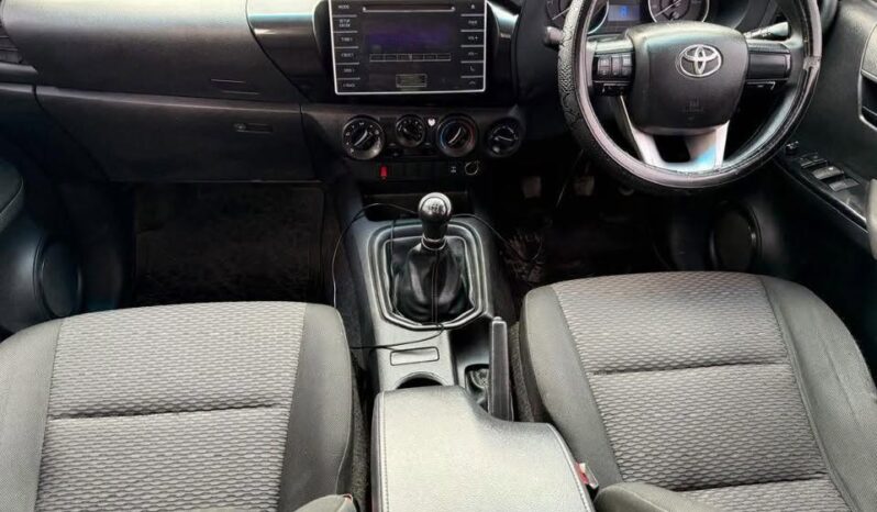 
								2019 Toyota Hilux full									