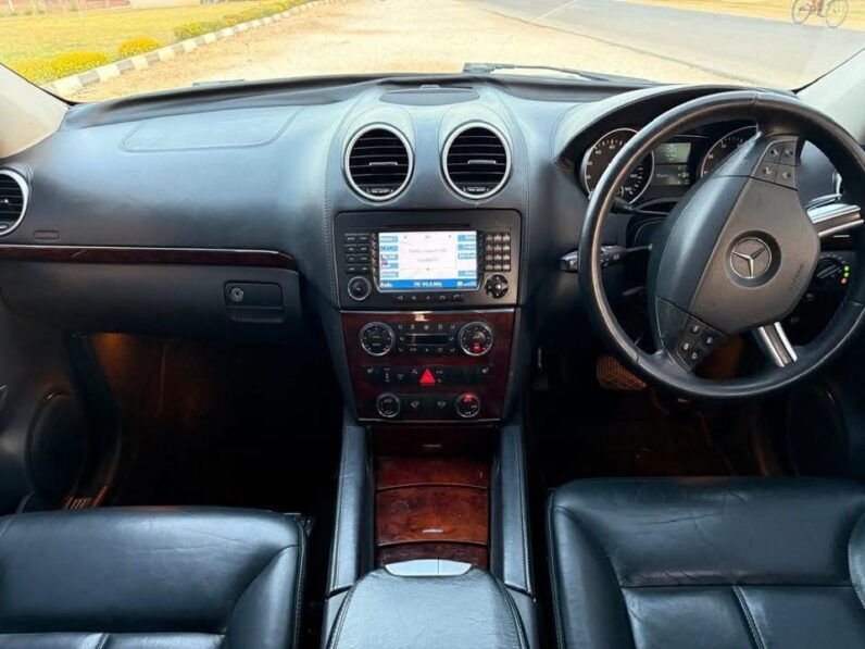 
								2004 Mercedes-Benz GL500 full									
