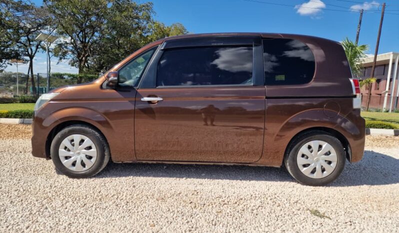 
								2014 Toyota Spade full									