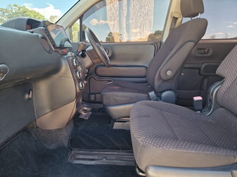 
								2014 Toyota Spade full									