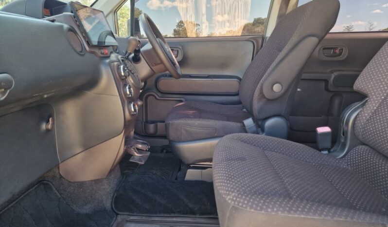 
								2014 Toyota Spade full									