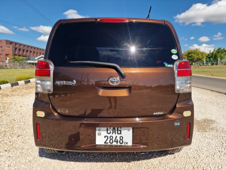 
								2014 Toyota Spade full									