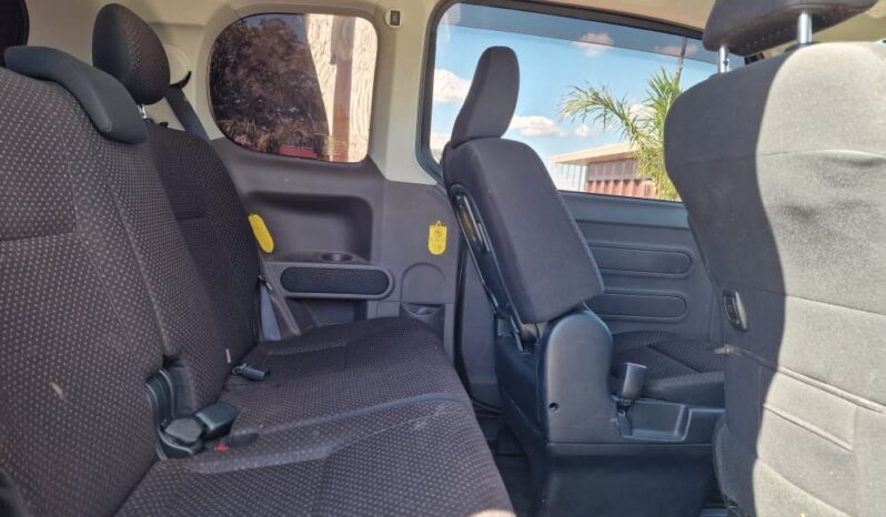 
								2014 Toyota Spade full									