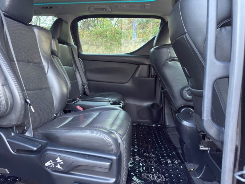 
								2015 Toyota Vellfire full									