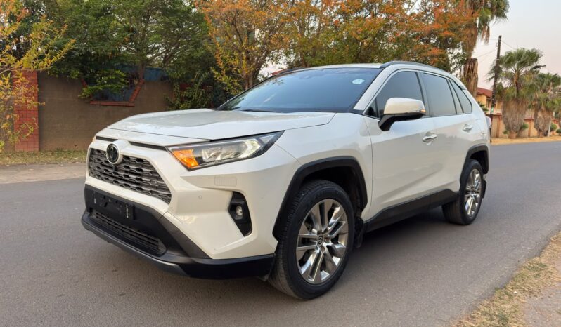 
								2019 Toyota Rav4 full									