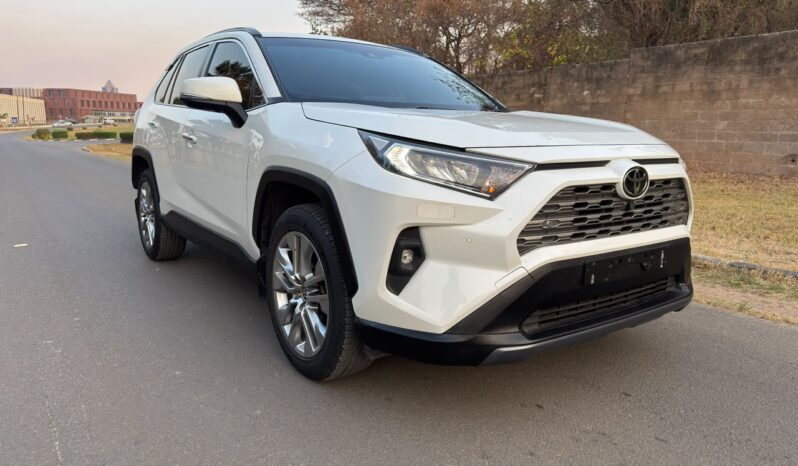 
								2019 Toyota Rav4 full									