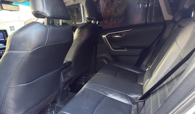 
								2019 Toyota Rav4 full									
