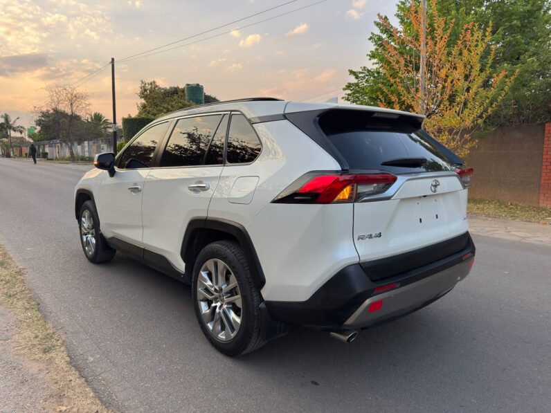 
								2019 Toyota Rav4 full									