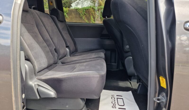 
								2010 Toyota Noah full									