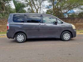 2010 Toyota Noah