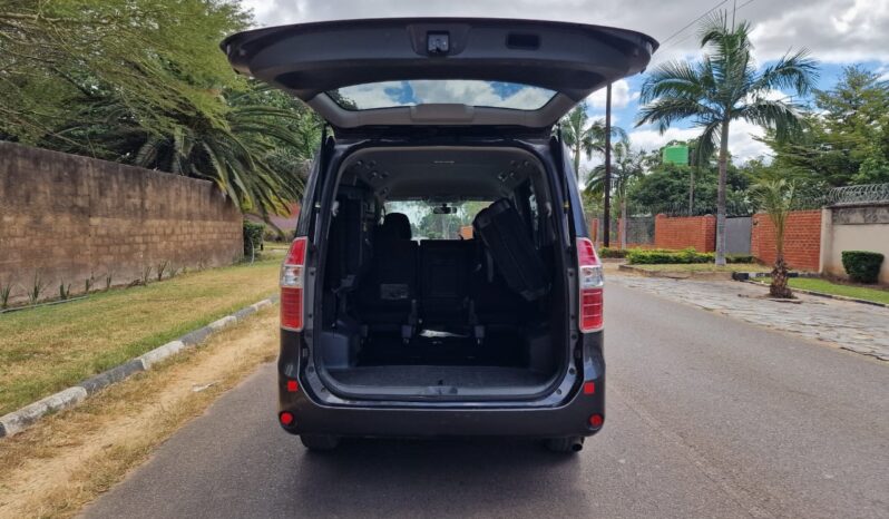 
								2010 Toyota Noah full									