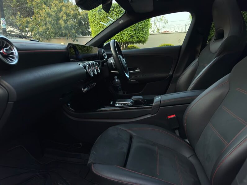 
								2021 Mercedes-CLA 200d full									