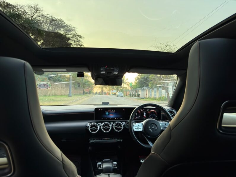 
								2021 Mercedes-CLA 200d full									