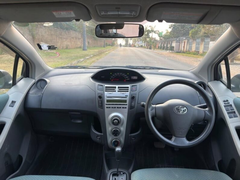 
								2007 Toyota Vitz full									